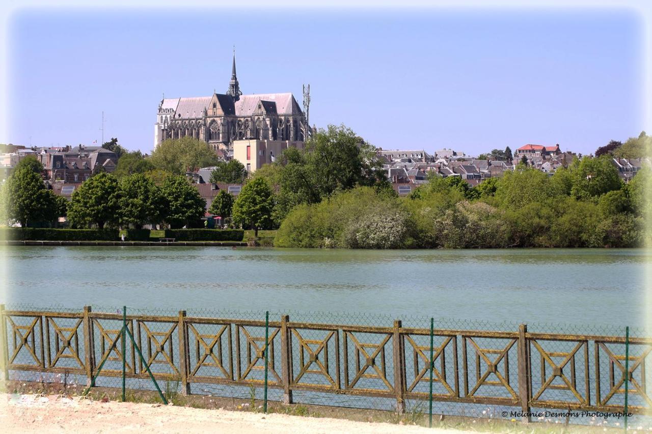 Comme à la maison - BASILIQUE Saint-Quentin (Aisne) Exterior foto